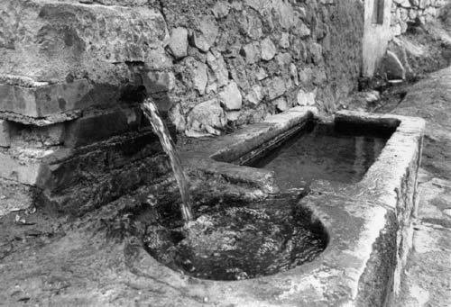 Fuente del Lugar - Fuente del Lugar. Foto antigua