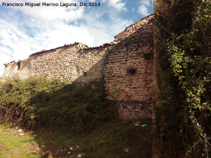 Castillo de La Hueta - Castillo de La Hueta. Continuacin de las murallas