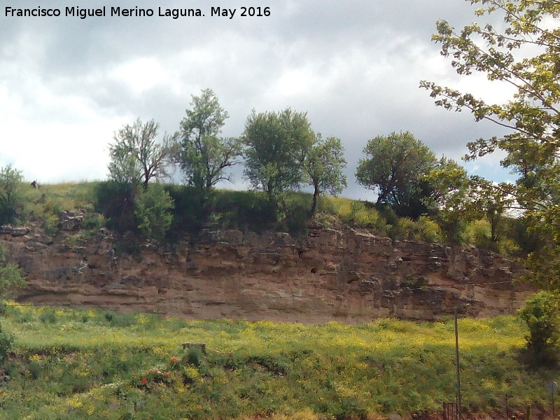 Yacimiento Cerro La Mesa - Yacimiento Cerro La Mesa. Cotado rocoso que pudo servir de muralla