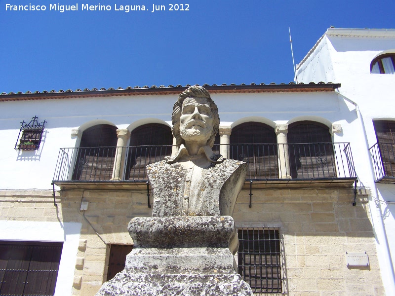 Monumento a Alonso de Vandelvira - Monumento a Alonso de Vandelvira. Busto