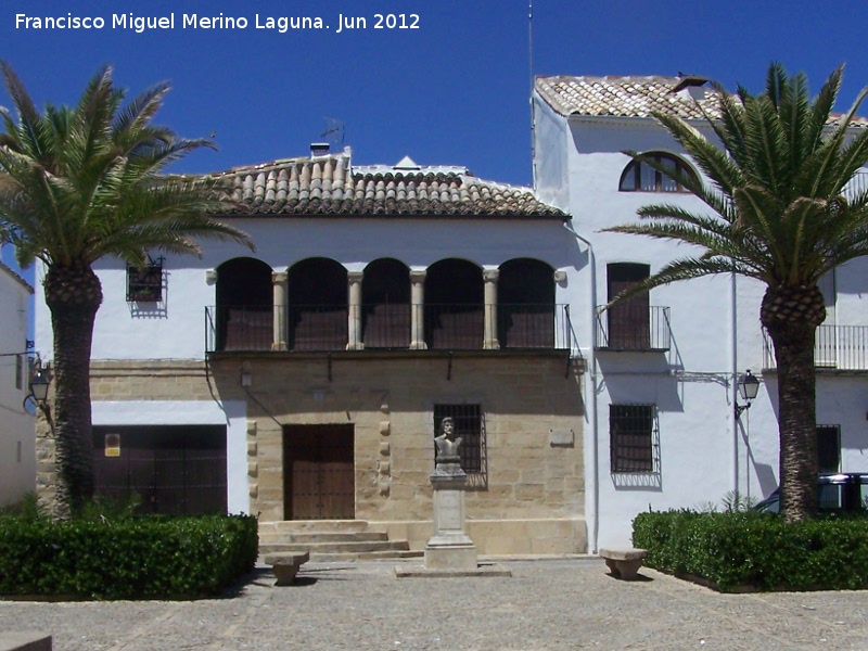 Monumento a Alonso de Vandelvira - Monumento a Alonso de Vandelvira. Ubicacin