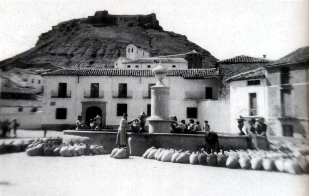 Fuente de la Plaza - Fuente de la Plaza. Foto antigua