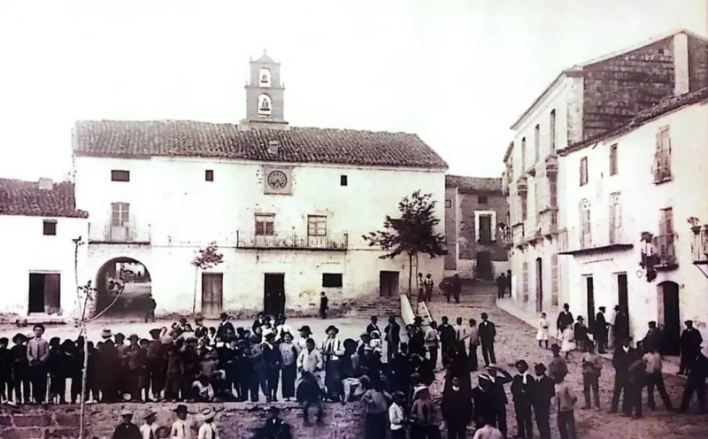 Ayuntamiento de Torreperogil - Ayuntamiento de Torreperogil. Foto antigua