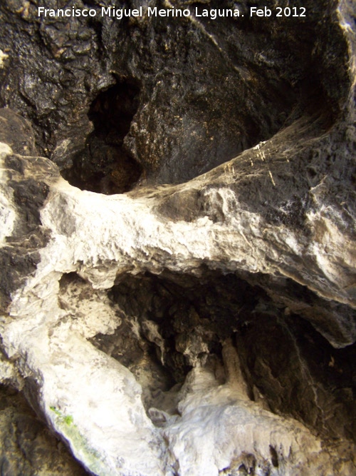Cueva Negra - Cueva Negra. Poyos