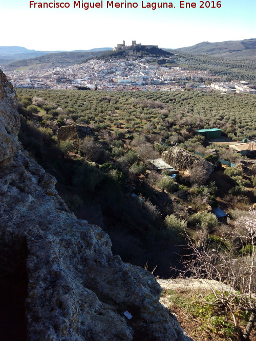 Tajos de San Marcos - Tajos de San Marcos. Alcal la Real desde las paredes rocosas de los Tajo de San Marcos