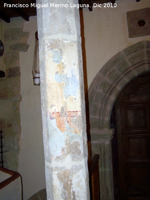 Sinagoga del Agua - Sinagoga del Agua. Columna con restos de policroma