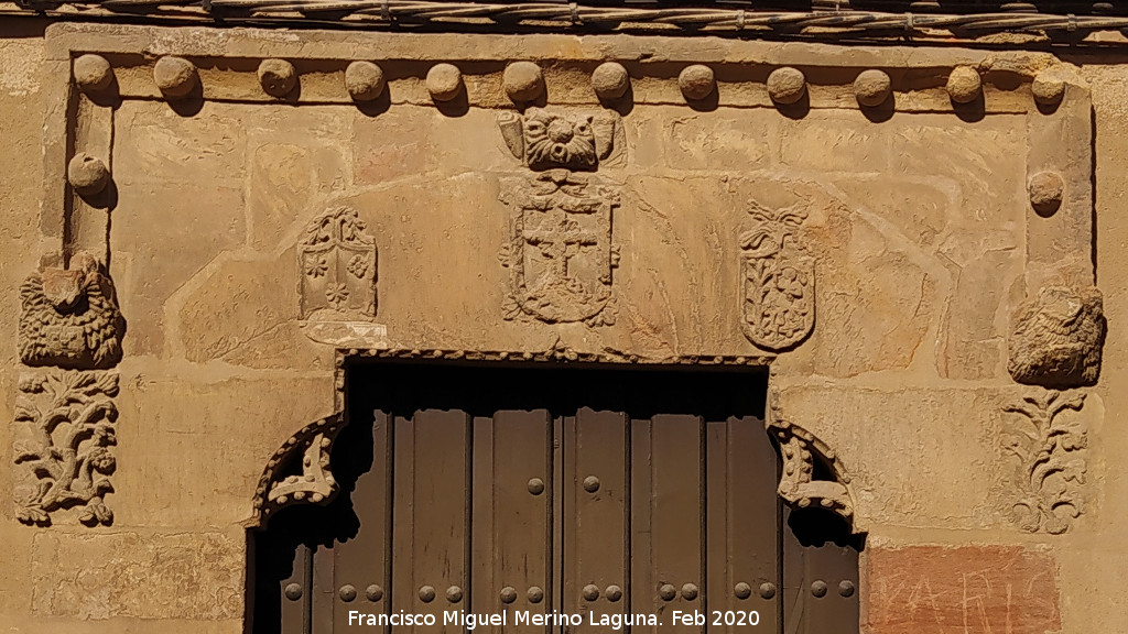 Dintel - Dintel. Calle Crist�bal Col�n - Bail�n