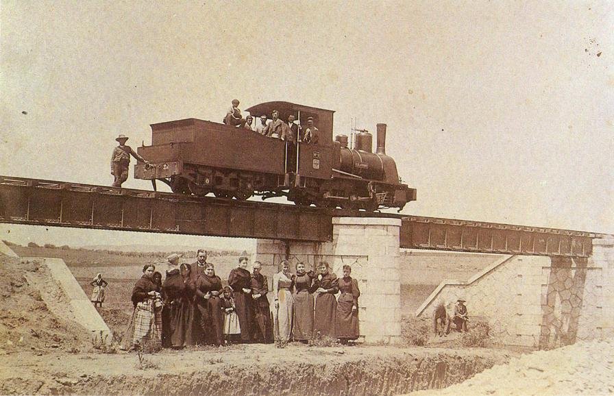 Historia de Almagro - Historia de Almagro. Ferrocarril de va estrecha en el Puente de Jabaln, cerca de Almagro. Mayo de 1893