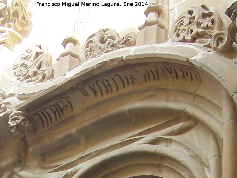 Catedral de Baeza. Puerta del Perdn - Catedral de Baeza. Puerta del Perdn. Restos de inscripcin