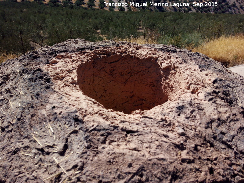 Oppidum del Cerro de la Cruz - Oppidum del Cerro de la Cruz. Chimenea del horno reconstruido