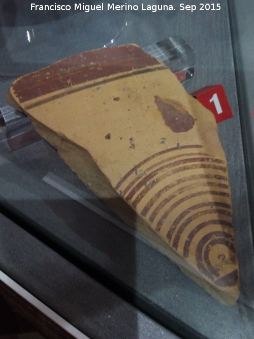 Oppidum del Cerro de la Cruz - Oppidum del Cerro de la Cruz. Cermica ibera con huella dactilar. Museo de Almedinilla