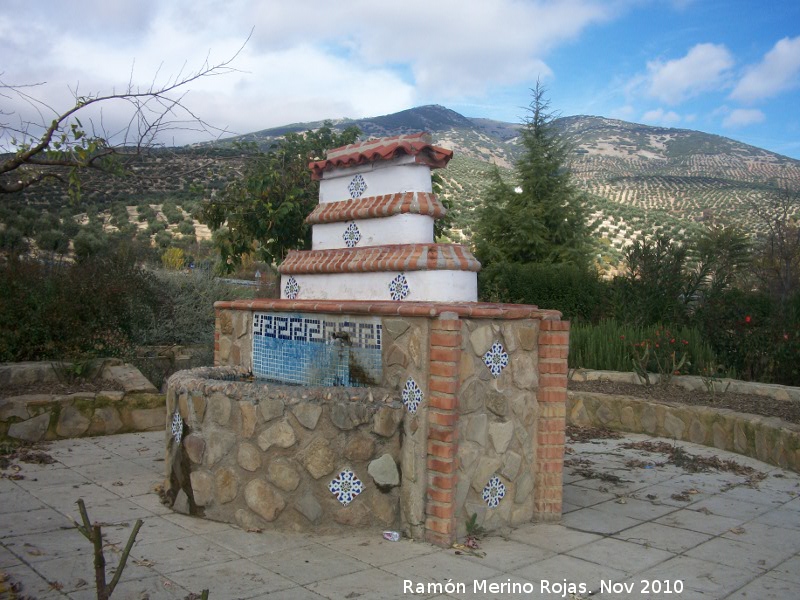 Fuente del Paseo del Ro Eliche - Fuente del Paseo del Ro Eliche. Con Jabalcuz al fondo