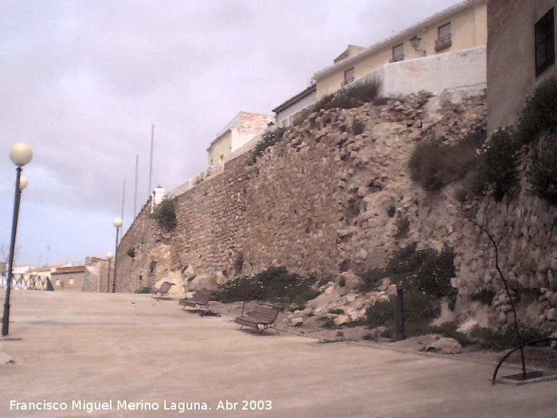 Muralla de Baena - Muralla de Baena. Vista desde la salida de la Puerta de la Consolacin