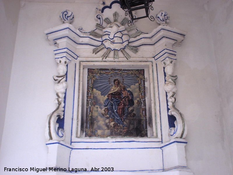 Muralla de Baena. Puerta de la Consolacin - Muralla de Baena. Puerta de la Consolacin. Imagen de la Consolacin dentro de la Puerta