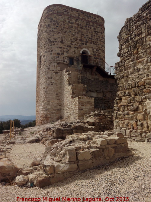 Castillo de Torreparedones - Castillo de Torreparedones. Puerta en acodo