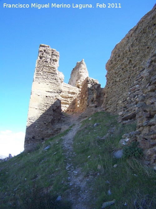Castillo de Tabernas - Castillo de Tabernas. Puerta en acodo
