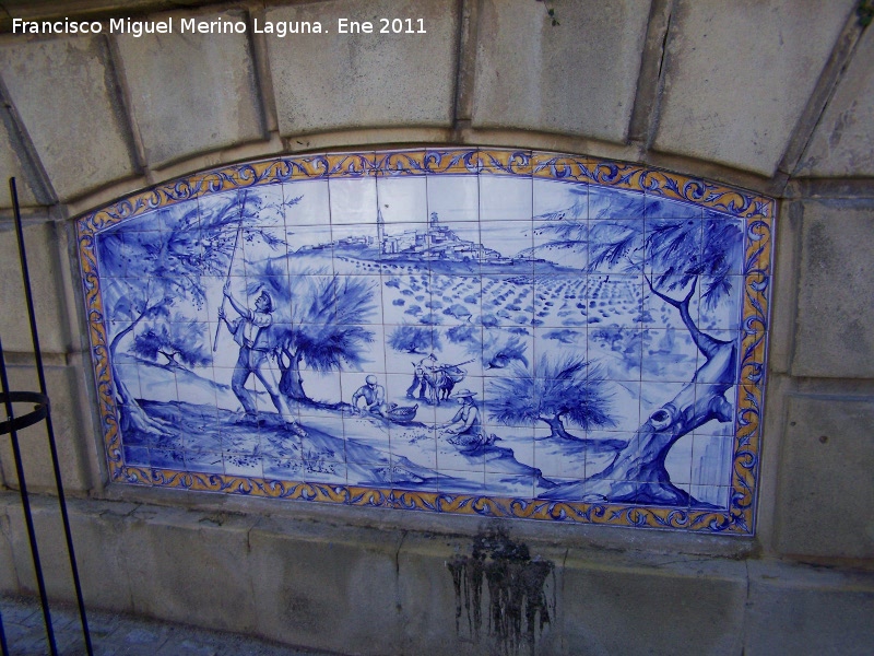 Plaza de la Constitucin - Plaza de la Constitucin. Azulejos del olivar