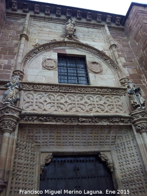 Iglesia de San Bartolom - Iglesia de San Bartolom. Portada principal