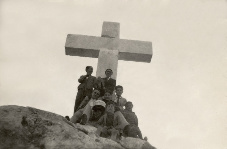 Cruz de los Cados - Cruz de los Cados. Aos 40