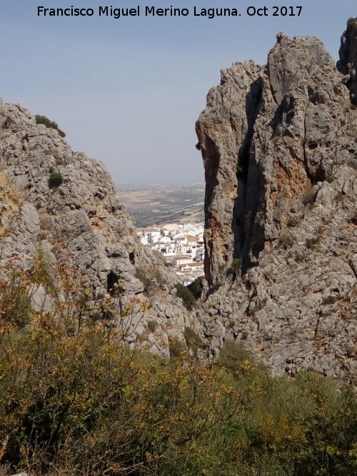 Zuheros - Zuheros. Desde el Can del Ro Bailn