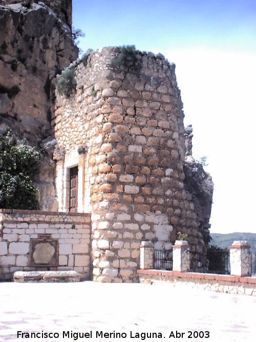 Castillo-Palacio de Zuheros - Castillo-Palacio de Zuheros. Puerta de acceso