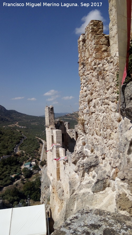 Castillo-Palacio de Zuheros - Castillo-Palacio de Zuheros. Murallas