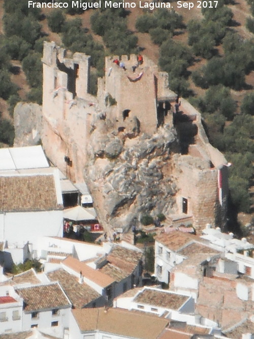 Castillo-Palacio de Zuheros - Castillo-Palacio de Zuheros. Desde el Mirador del Cerro de los Murcilagos