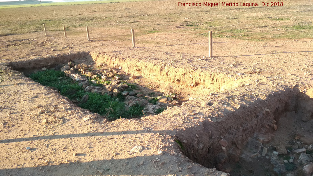 Motilla del Azuer - Motilla del Azuer. Excavaciones extramuros