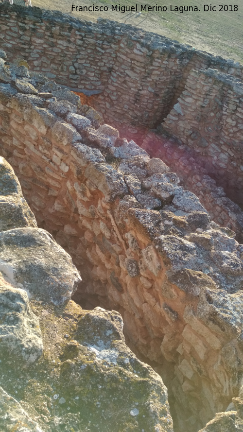 Motilla del Azuer - Motilla del Azuer. Murallas