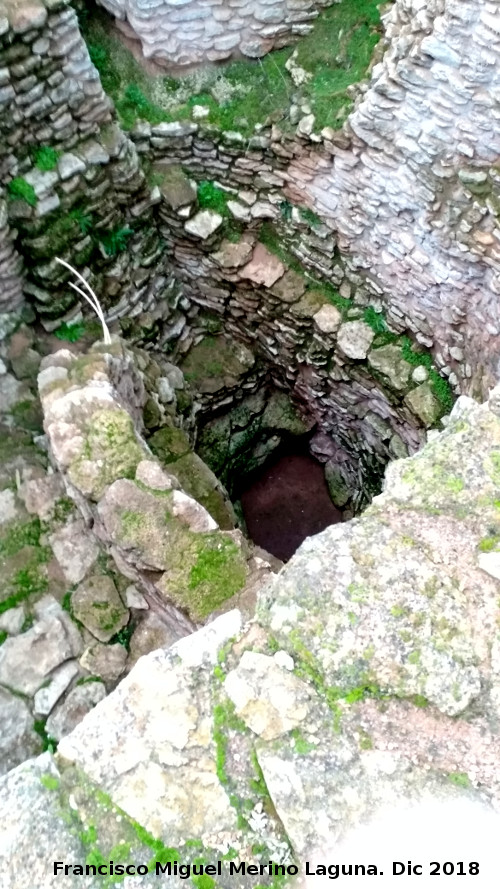 Motilla del Azuer - Motilla del Azuer. Pozo