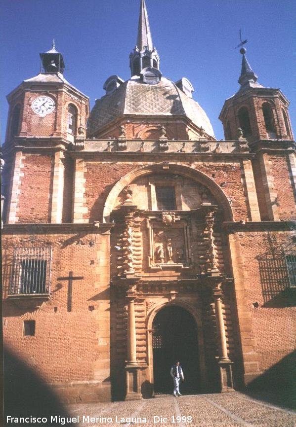 Iglesia de San Carlos del Valle - Iglesia de San Carlos del Valle. 