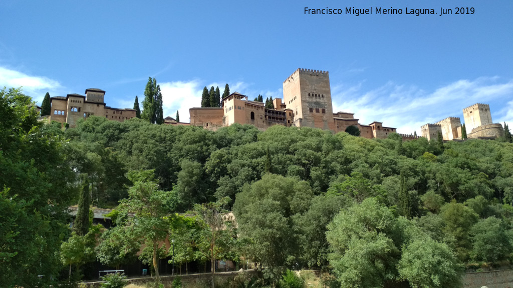 Alhambra - Alhambra. Desde el Paseo de los Tristes