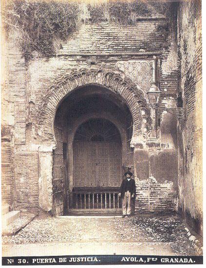 Alhambra. Puerta de la Justicia - Alhambra. Puerta de la Justicia. 1944