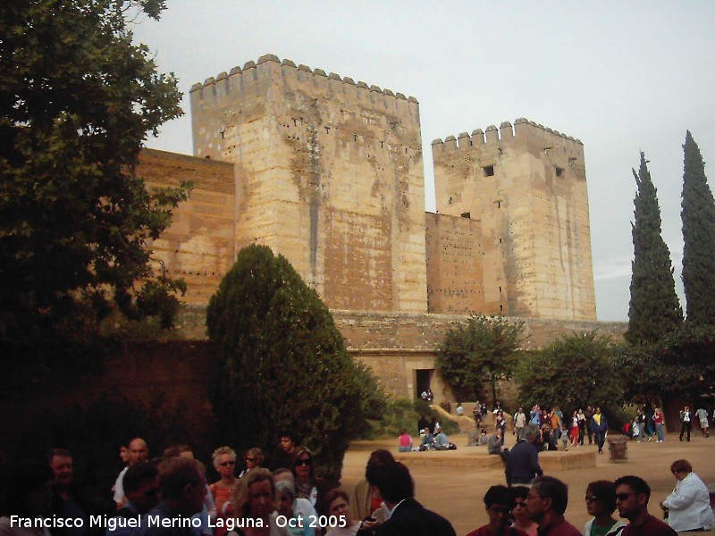 Alhambra. Plaza de los Aljibes - Alhambra. Plaza de los Aljibes. 