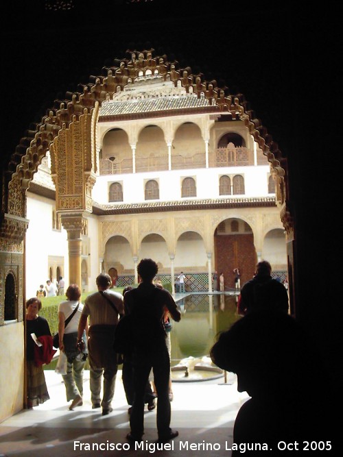Alhambra. Sala de la Barca - Alhambra. Sala de la Barca. Salida al Patio de Arrayanes