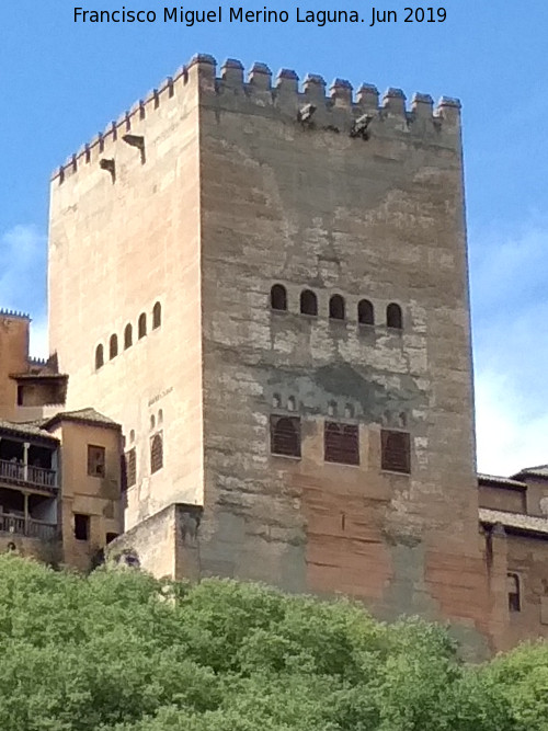 Alhambra. Torre de Comares - Alhambra. Torre de Comares. Desde el Paseo de los Tristes
