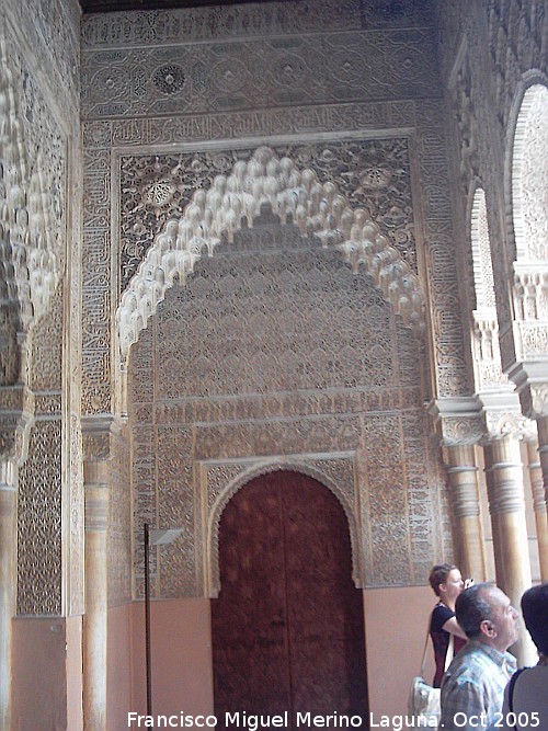 Alhambra. Patio de los Leones - Alhambra. Patio de los Leones. 