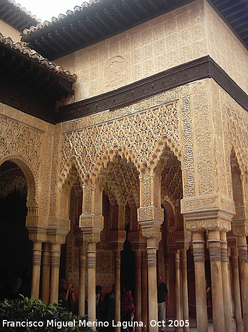 Alhambra. Patio de los Leones - Alhambra. Patio de los Leones. 