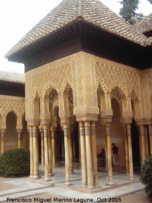 Alhambra. Patio de los Leones - Alhambra. Patio de los Leones. 