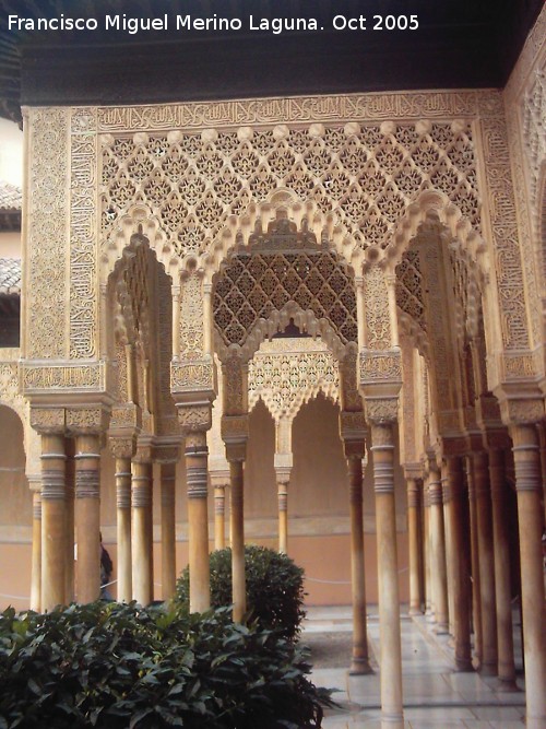 Alhambra. Patio de los Leones - Alhambra. Patio de los Leones. 