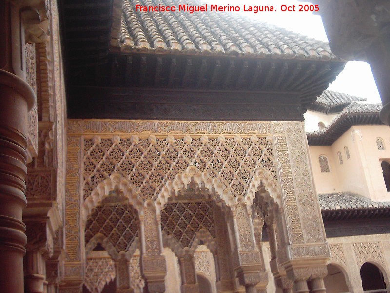 Alhambra. Patio de los Leones - Alhambra. Patio de los Leones. Inscripcin rabe