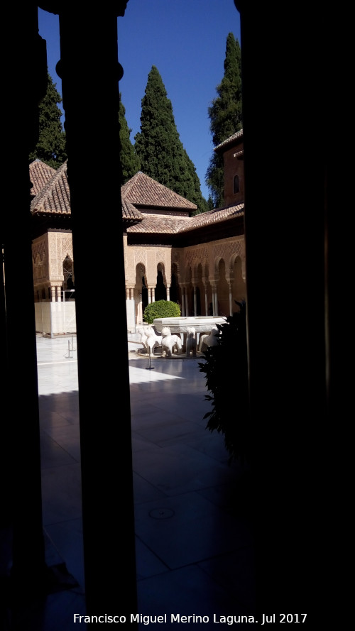 Alhambra. Patio de los Leones - Alhambra. Patio de los Leones. 