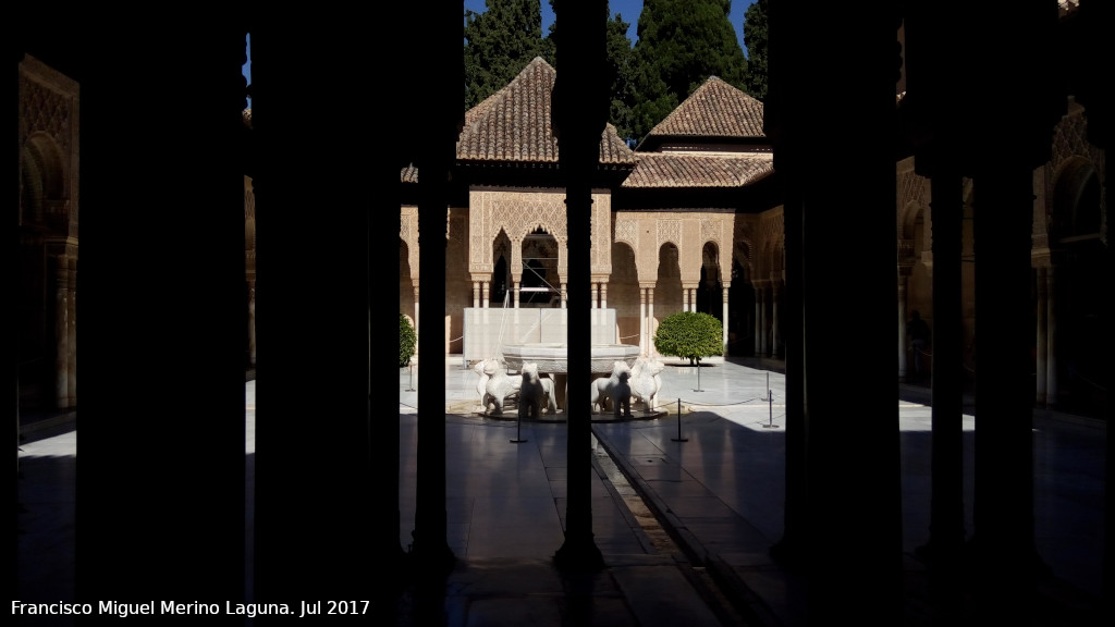 Alhambra. Patio de los Leones - Alhambra. Patio de los Leones. 