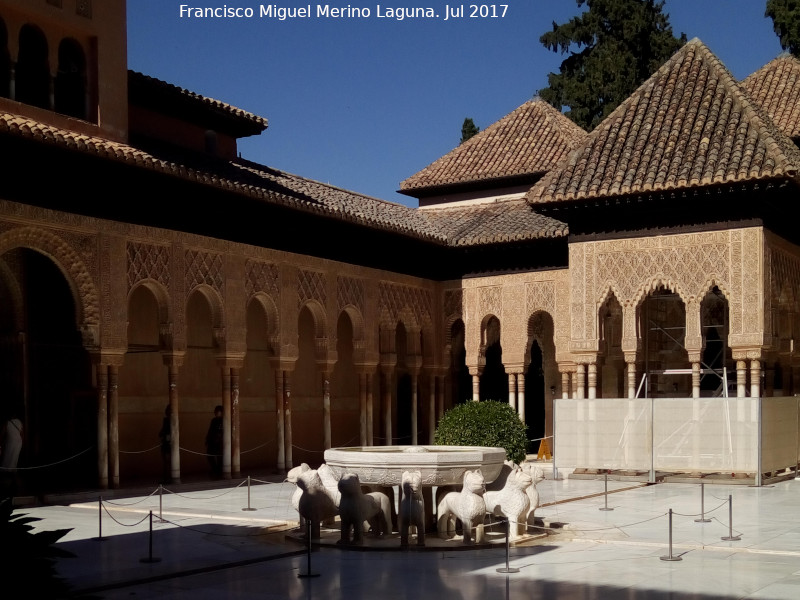 Alhambra. Patio de los Leones - Alhambra. Patio de los Leones. 