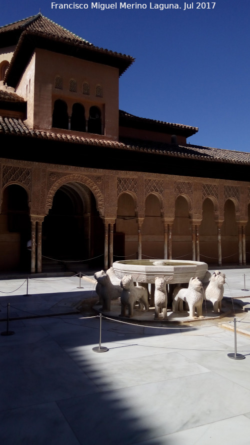 Alhambra. Patio de los Leones - Alhambra. Patio de los Leones. 