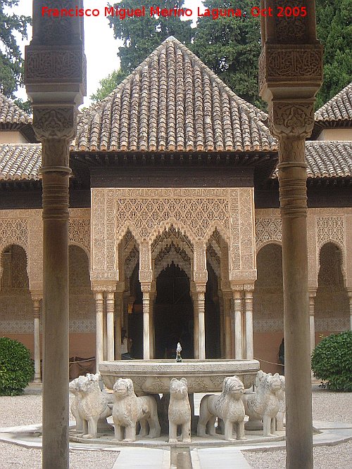 Alhambra. Patio de los Leones - Alhambra. Patio de los Leones. 