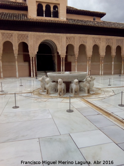 Alhambra. Patio de los Leones - Alhambra. Patio de los Leones. 