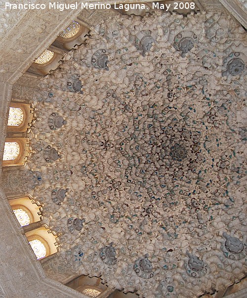 Alhambra. Sala de las Dos Hermanas - Alhambra. Sala de las Dos Hermanas. Cpula