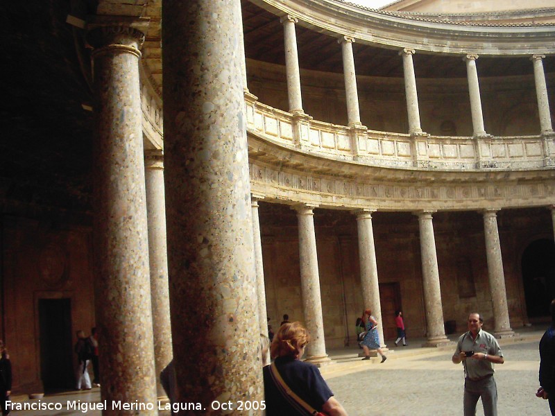 Alhambra. Palacio de Carlos V - Alhambra. Palacio de Carlos V. Columnas del patio
