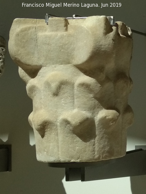 Albaicn - Albaicn. Capitel de mrmol siglos XI-XII. Museo Arqueolgico de Granada